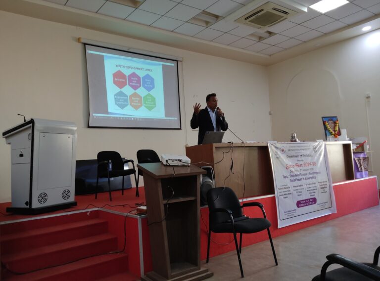 Mr. Vinay Dave presenting Youth Development Index at a seminar